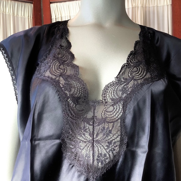 Vintage Black Camisole Lace Trim Satin Remarque Wide Straps Size Large - Picture 3 of 7
